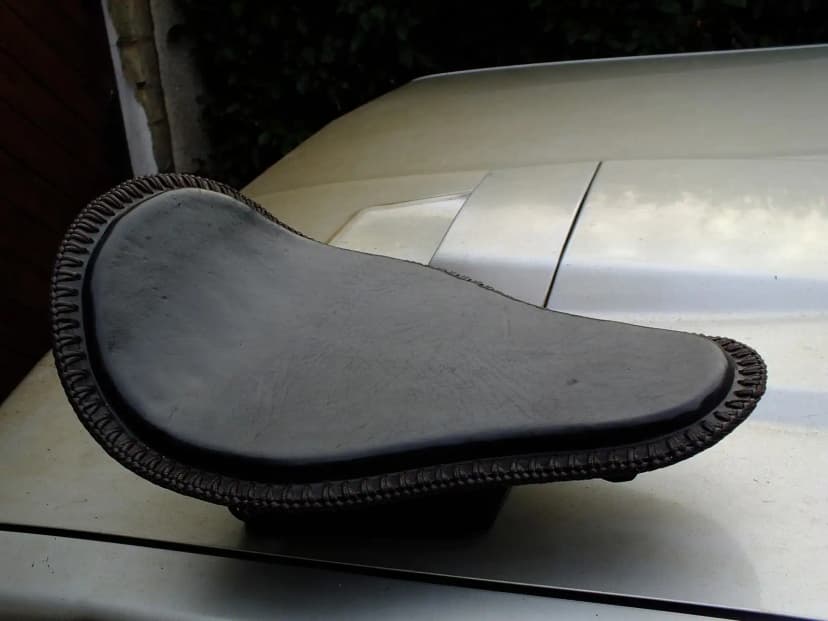 Harley Davidson Dyna 1340 1996 - 2000 drive seat / saddle NEVER USED - HAND MADE