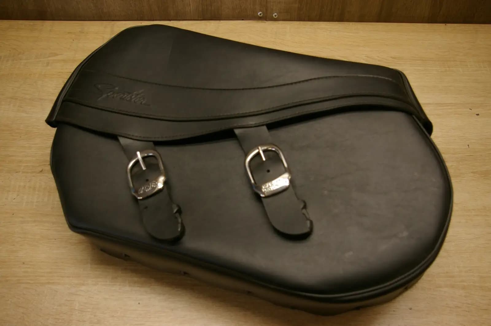Harley Davidson XL Sporster side leather case / box