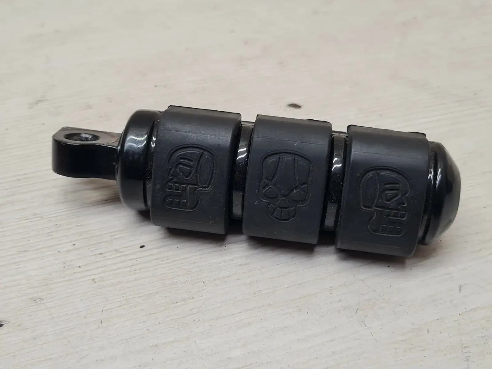Harley Davidson Skulls Right Side Footrest / Peg