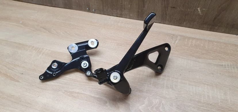 Harley Davidson FXBB 2019 Front Right Footrest Hanger Rear Brake Pedal Assembly